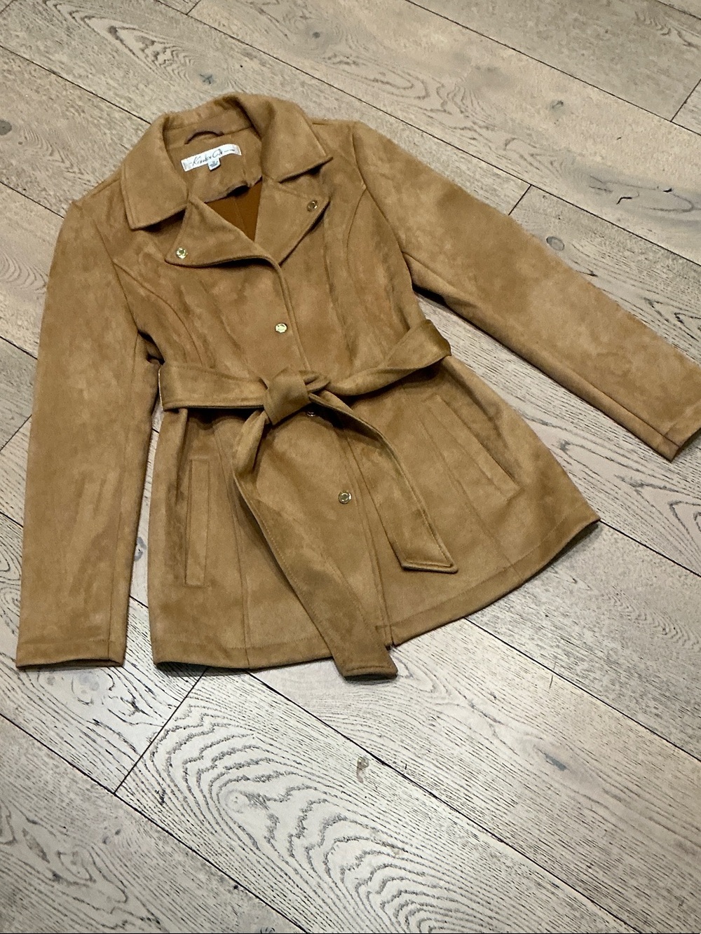 Woman’s Kenneth Cole caramel ultra suede jacket. Medium. Snaps. Belt. Like new!